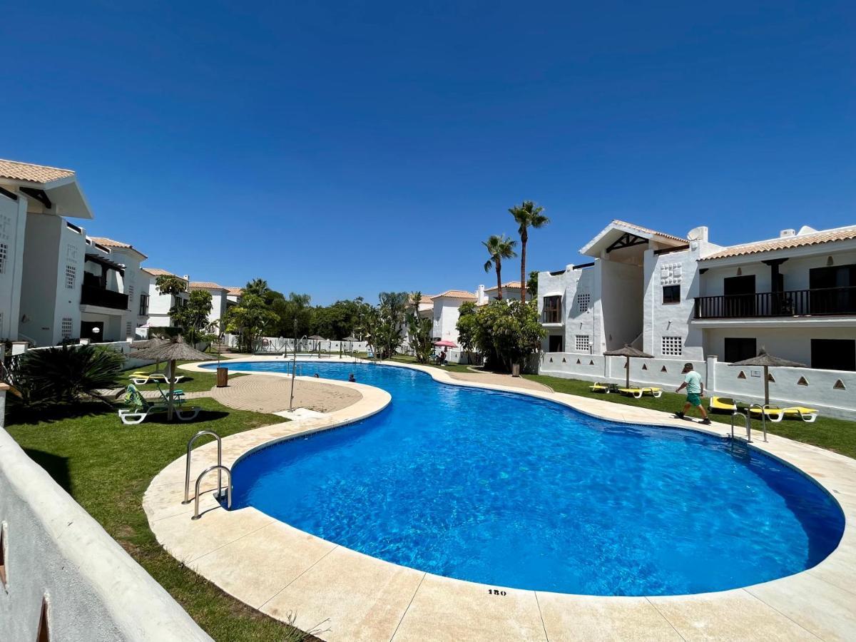 Quiet & Spacious Apt @ Golf Course W/ Roof Terrace San Roque  Exteriér fotografie